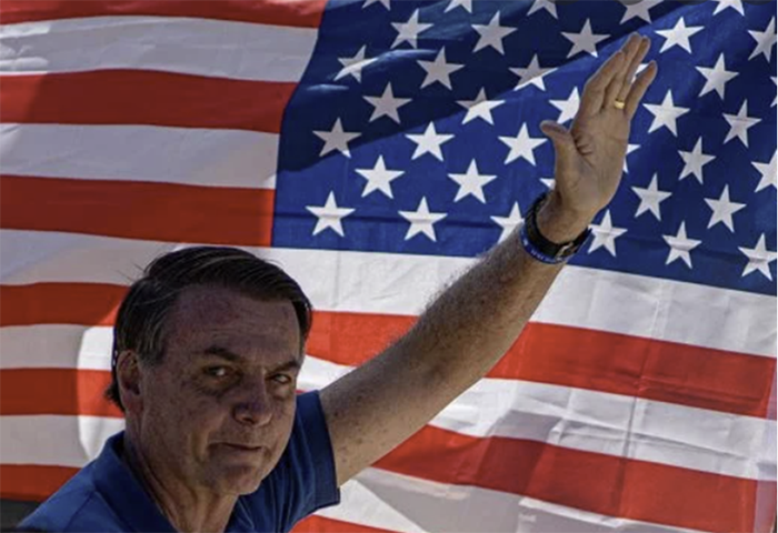 Bolsonaro e a bandeira dos EUA Techmagia Trair o Brasil