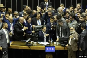 Manobra para salvar Bolsonaro