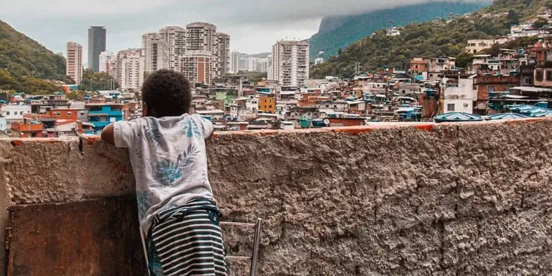 A educação nas favelas
