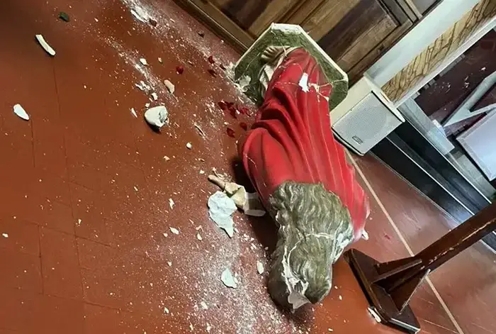 Ataque à igreja 2