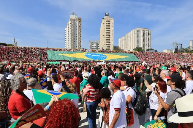 Lula a linha de defesa da constituição
